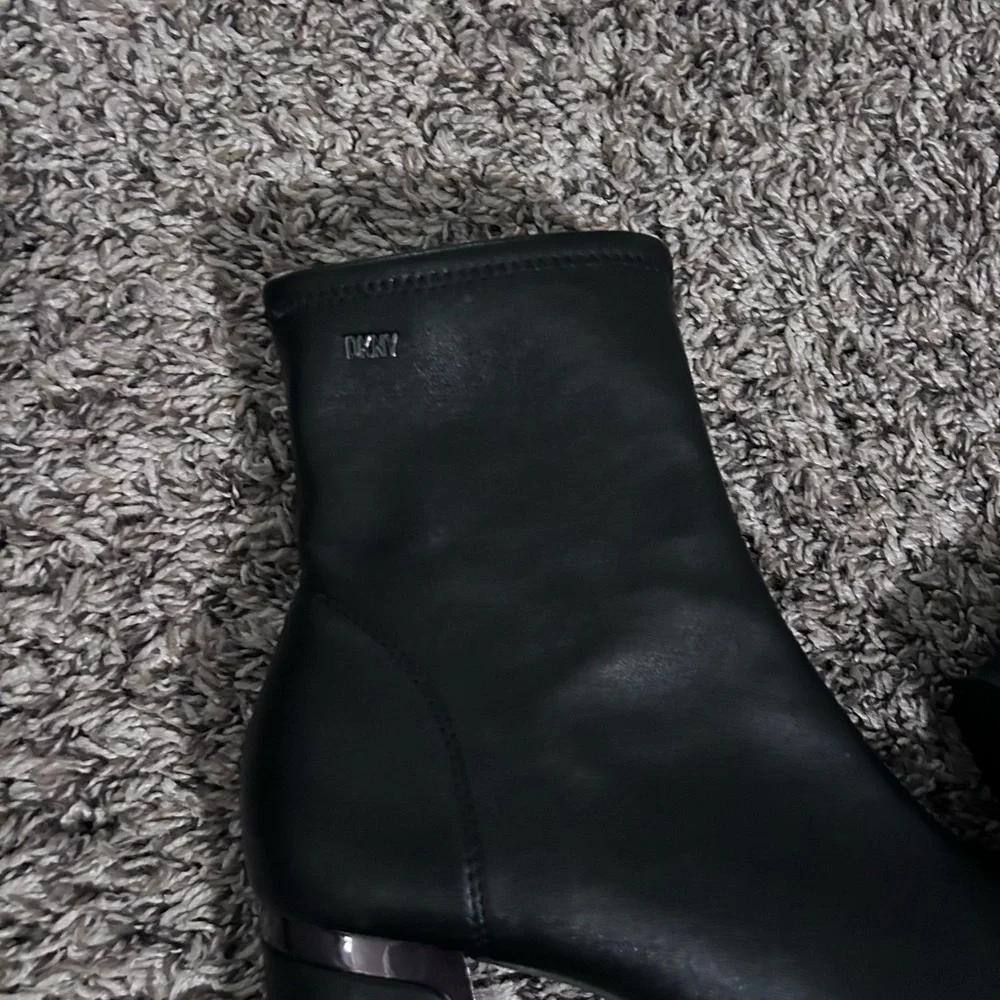 ⚡️DKNY • Black Block Heel Bootie • sz 7M - Picture 9 of 10